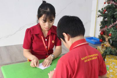 TỪ TỜ GIẤY PHẲNG ĐẾN NHỮNG CHIẾC THUYỀN XINH