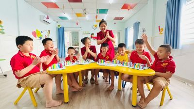 Bé Làm Cầu Vồng - Hoạt Động Thủ Công Tại Khai Sáng