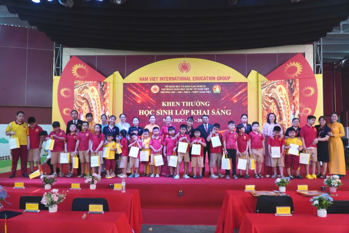 Những Nụ Cười Rạng Rỡ Khép Lại Năm Học Trọn Vẹn