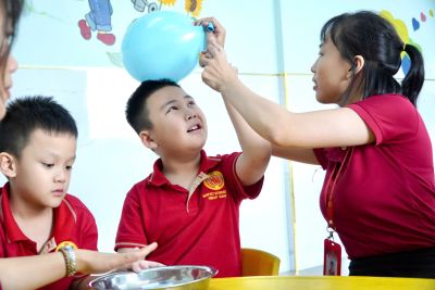 Khám Phá Nhỏ - Bước Tiến Lớn Của Bé Khai Sáng